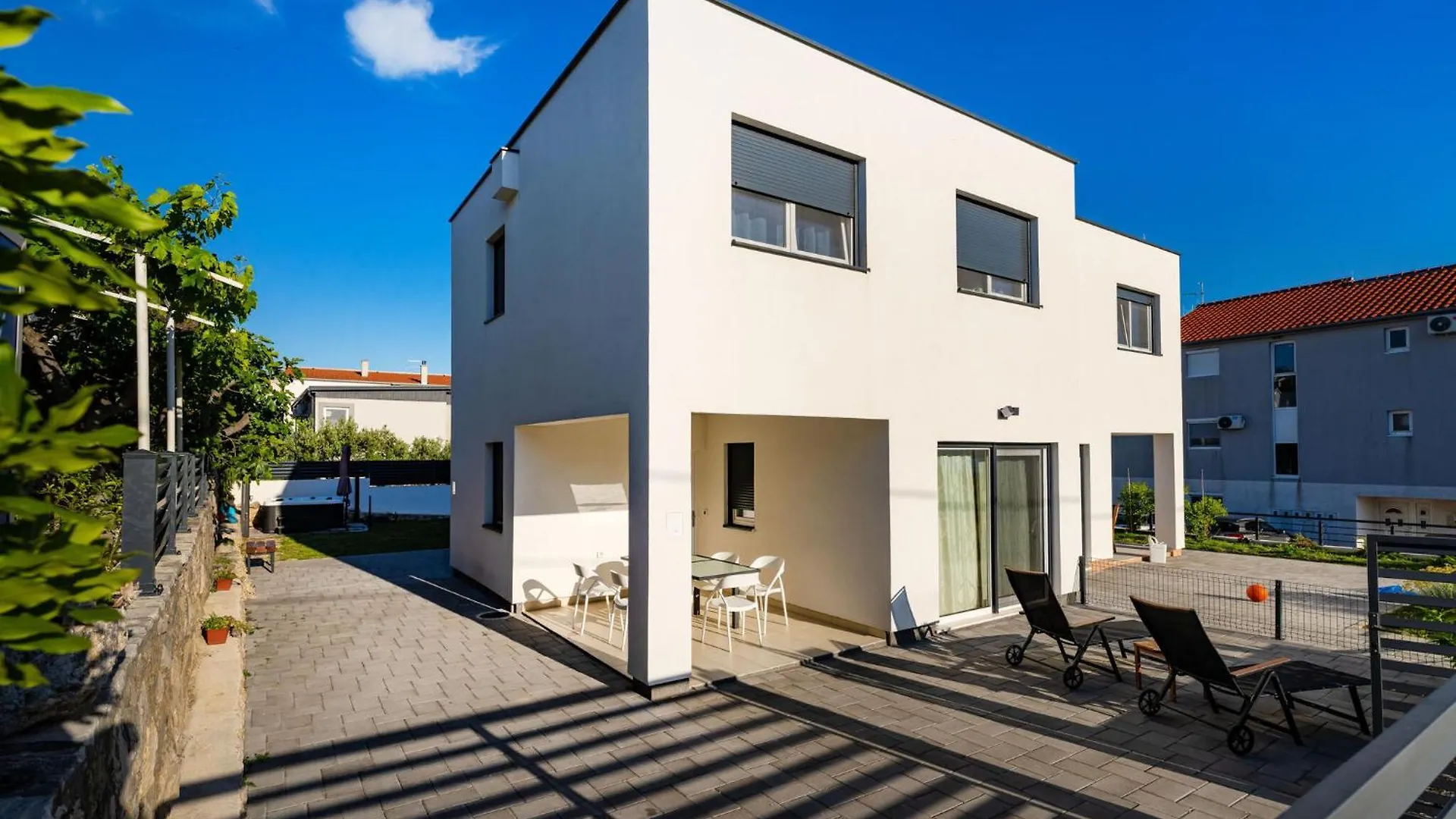 3 Bedroom Beautiful Home In Maslenica