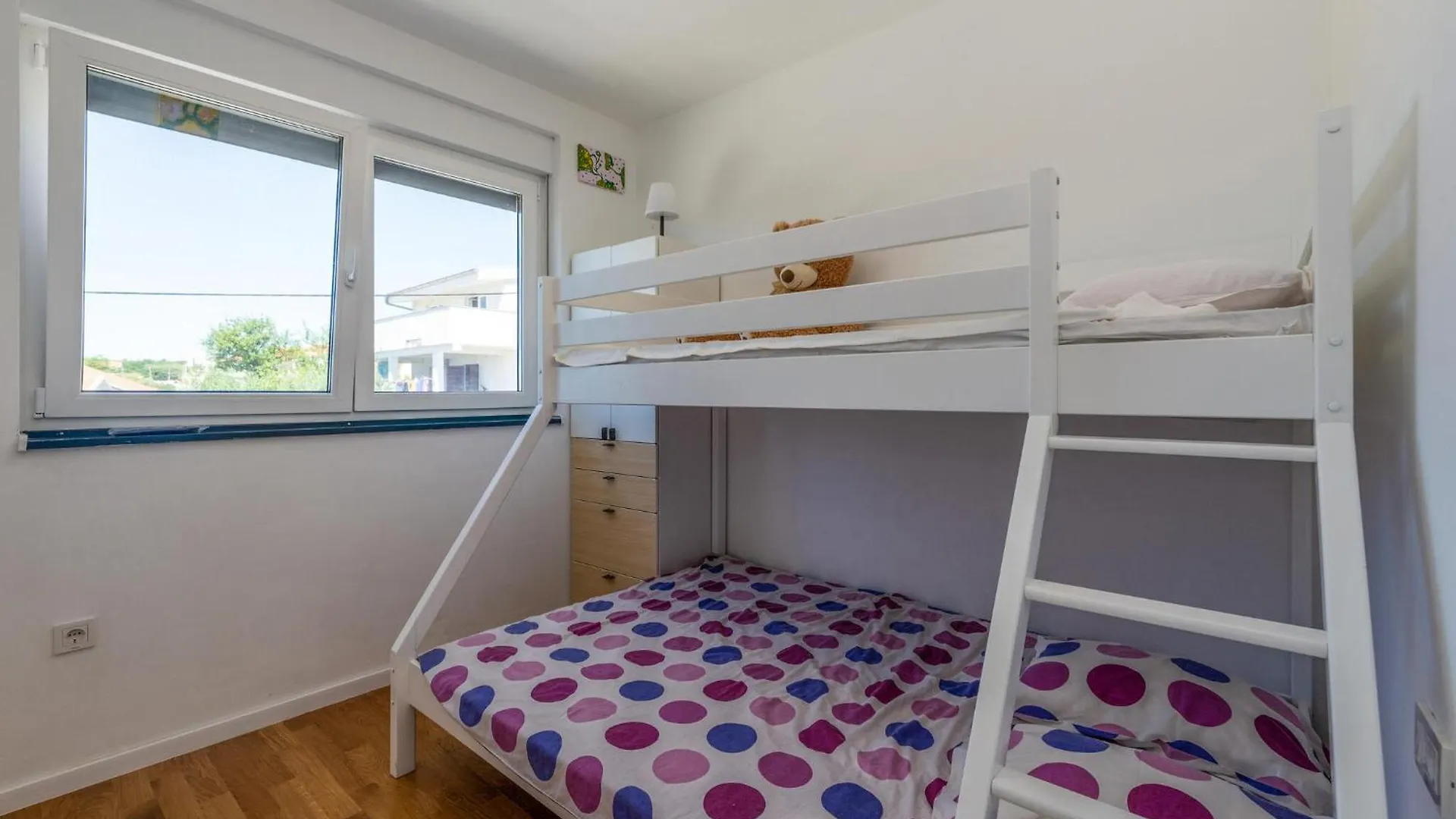 3 Bedroom Beautiful Home In Maslenica 0*,