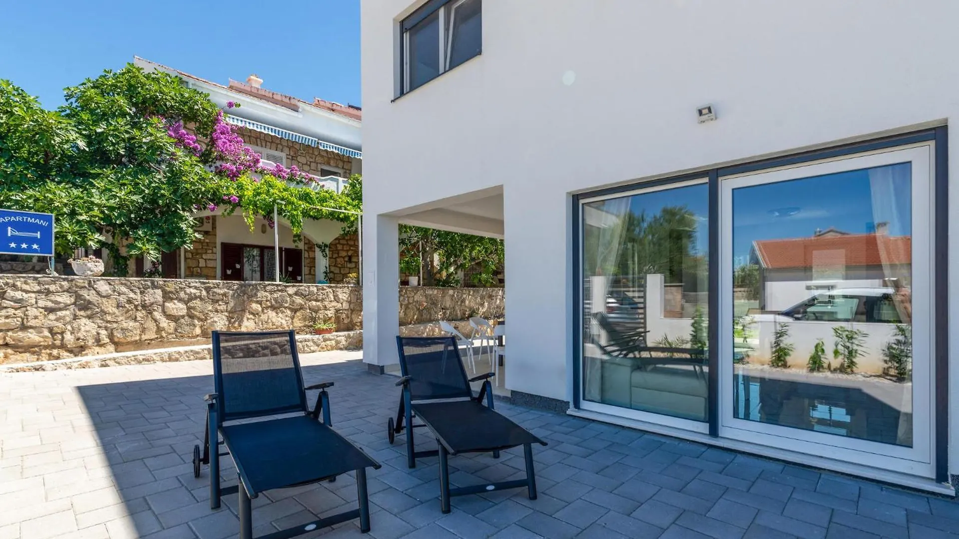 Holiday home 3 Bedroom Beautiful Home In Maslenica