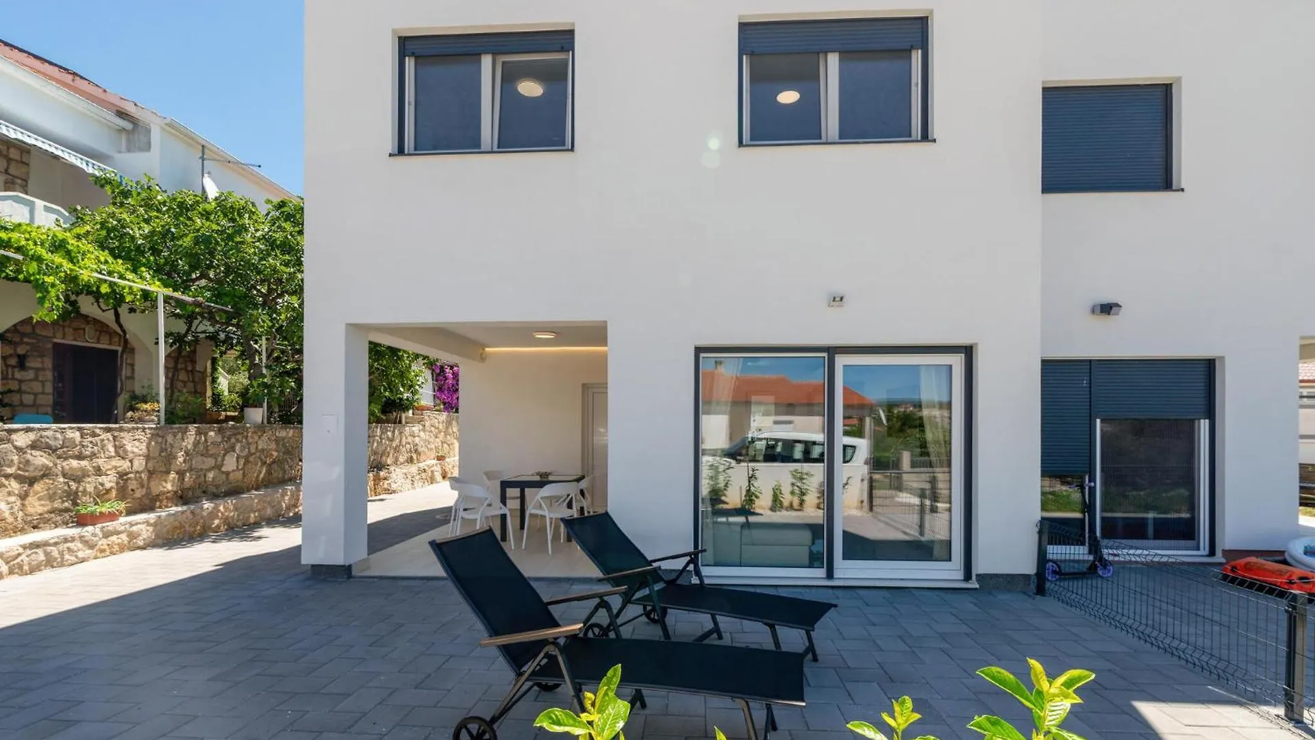 3 Bedroom Beautiful Home In Maslenica Prázdninový dům