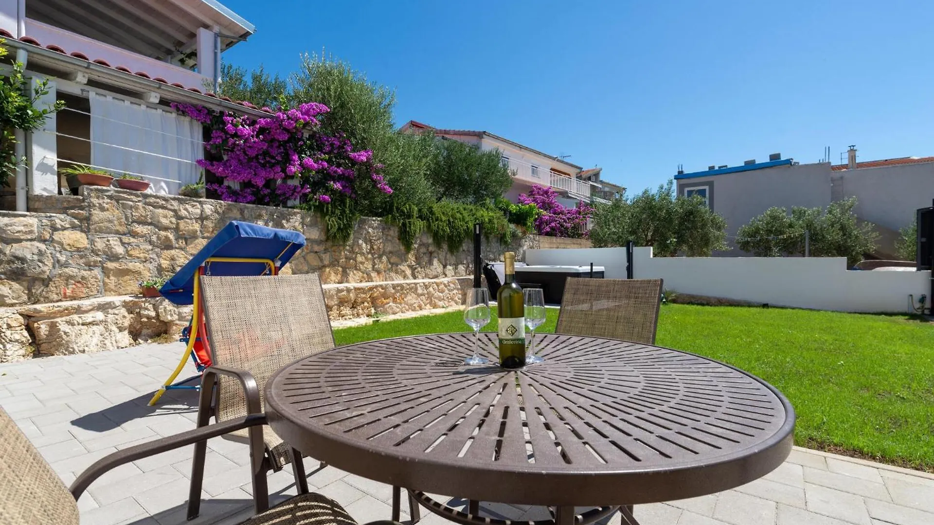 3 Bedroom Beautiful Home In Maslenica Croatia